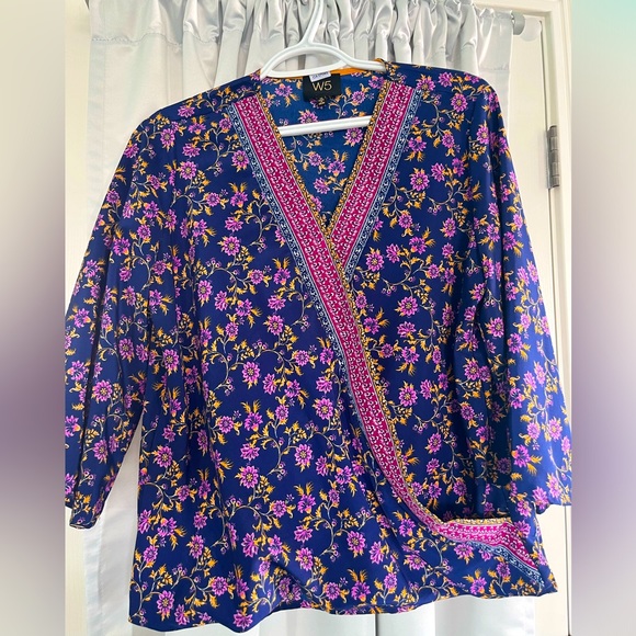 Ladies floral crossover blouse - Picture 1 of 3